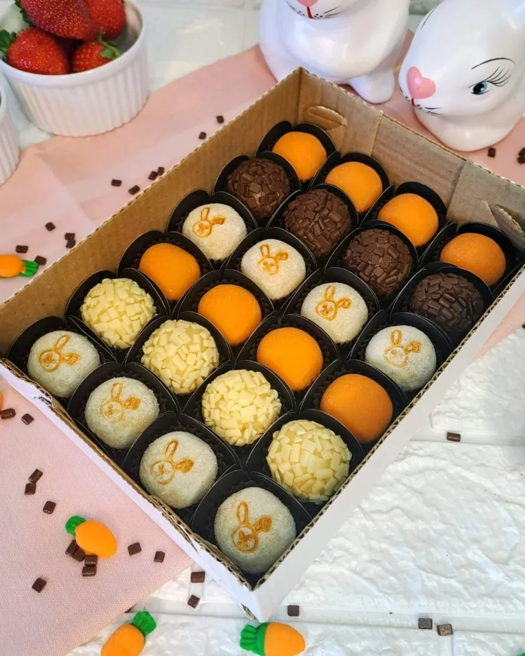 Caixa de doces da Rose's montada e pronta pra entrega